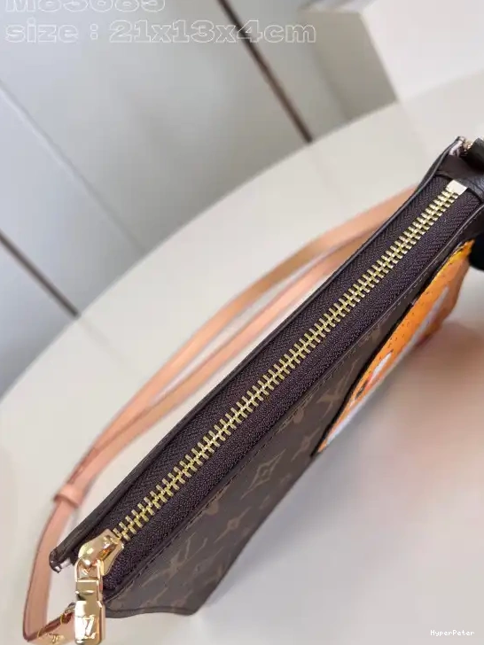 Pouch-21.5*13*4.5CM Lexington LOUIS VUITTON 0606